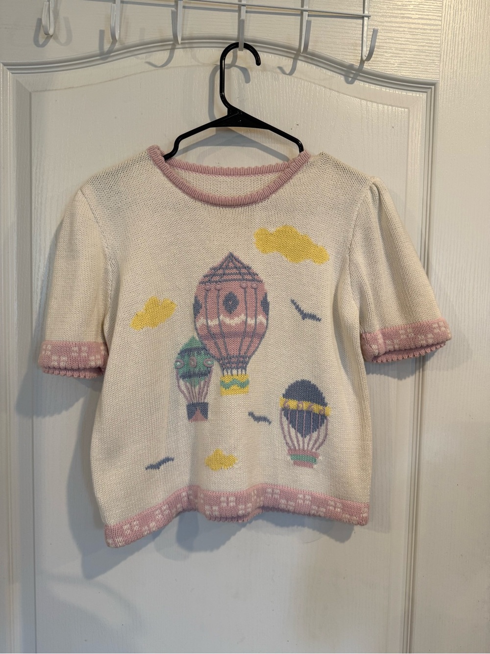 Vintage knit hot air balloon slightly cropped short sleeved sweater *no size tag